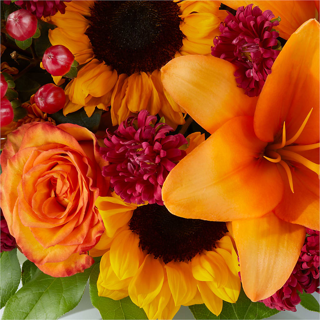 Grateful Centerpiece –  Joyce Florist Of Dallas Inc, Dallas TX